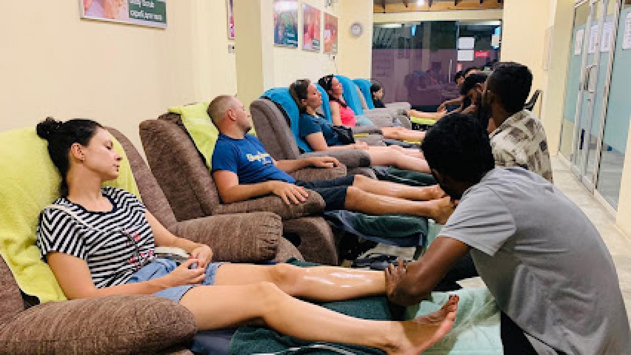The Retreat Spa Unawatuna - Gel Nails & Massage (Аюрведический массаж тела и массаж ног)