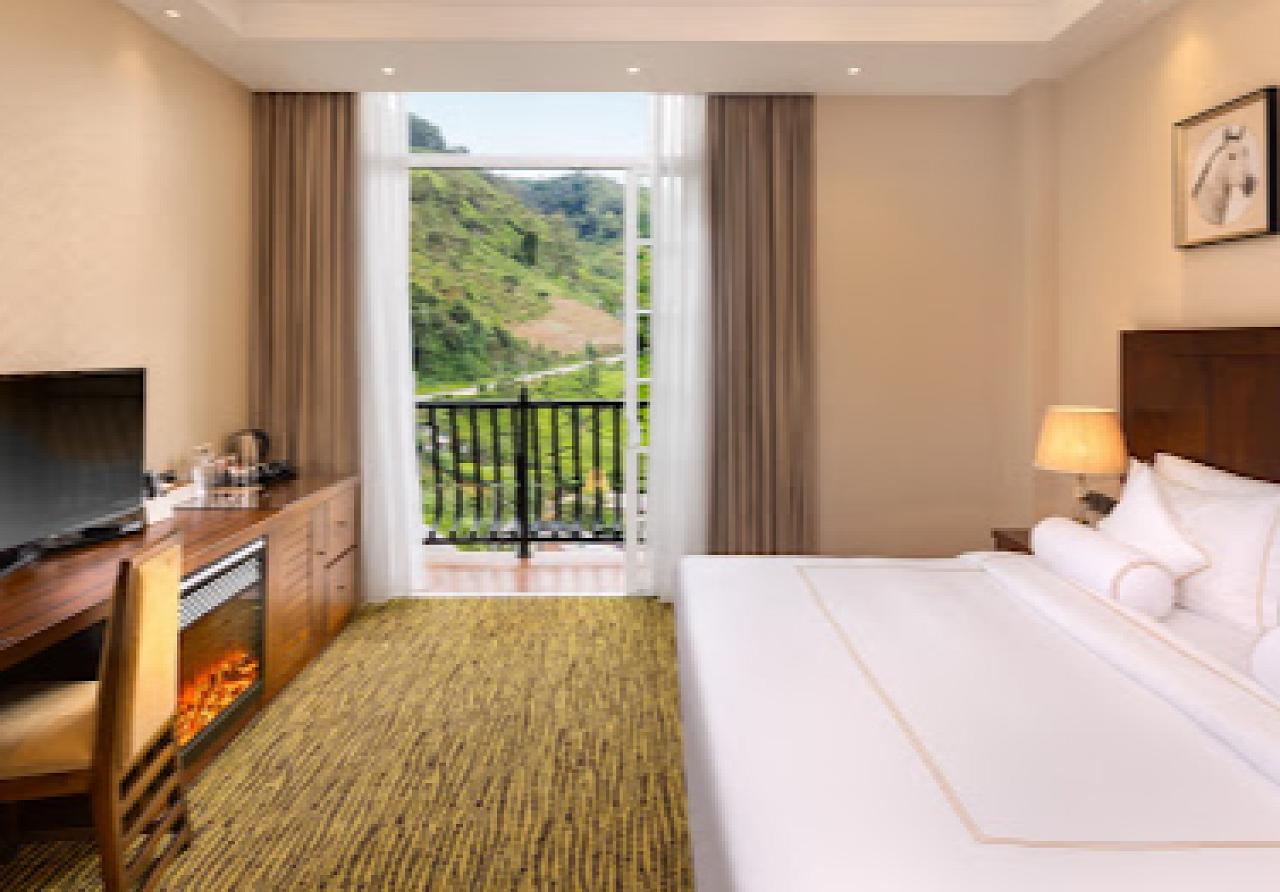 The Golden Ridge Hotel