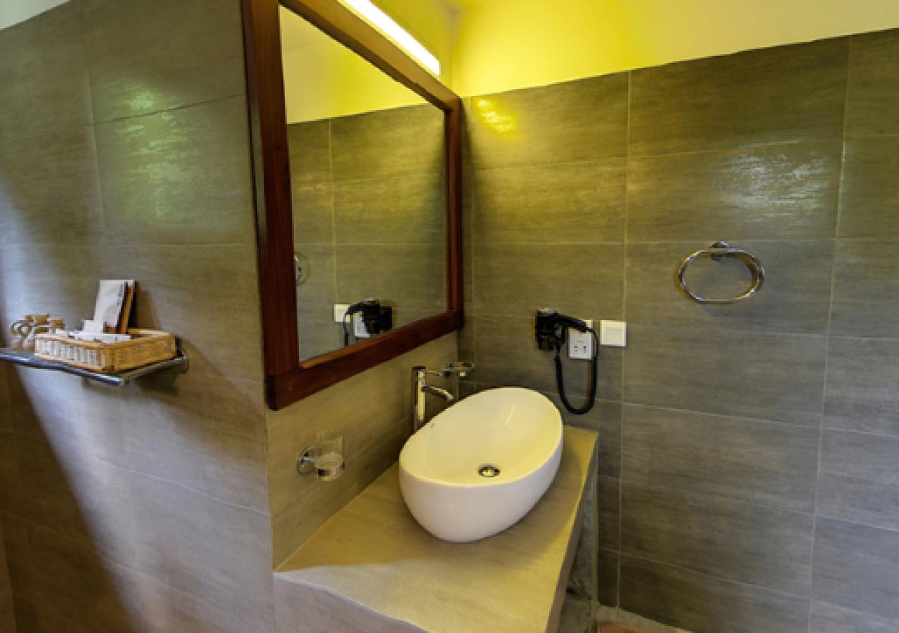 Ehalagala Lake Resort & SPA
