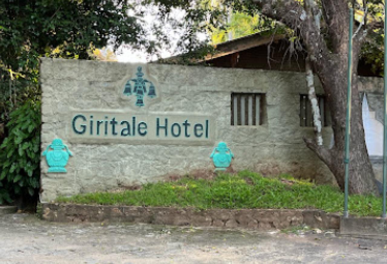 Giritale Hotel