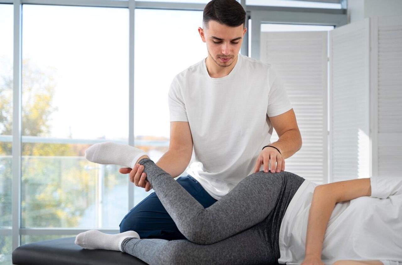 Deep Tissue Massage by Chandu/Home & Hotel Visit/Personal Trainer
