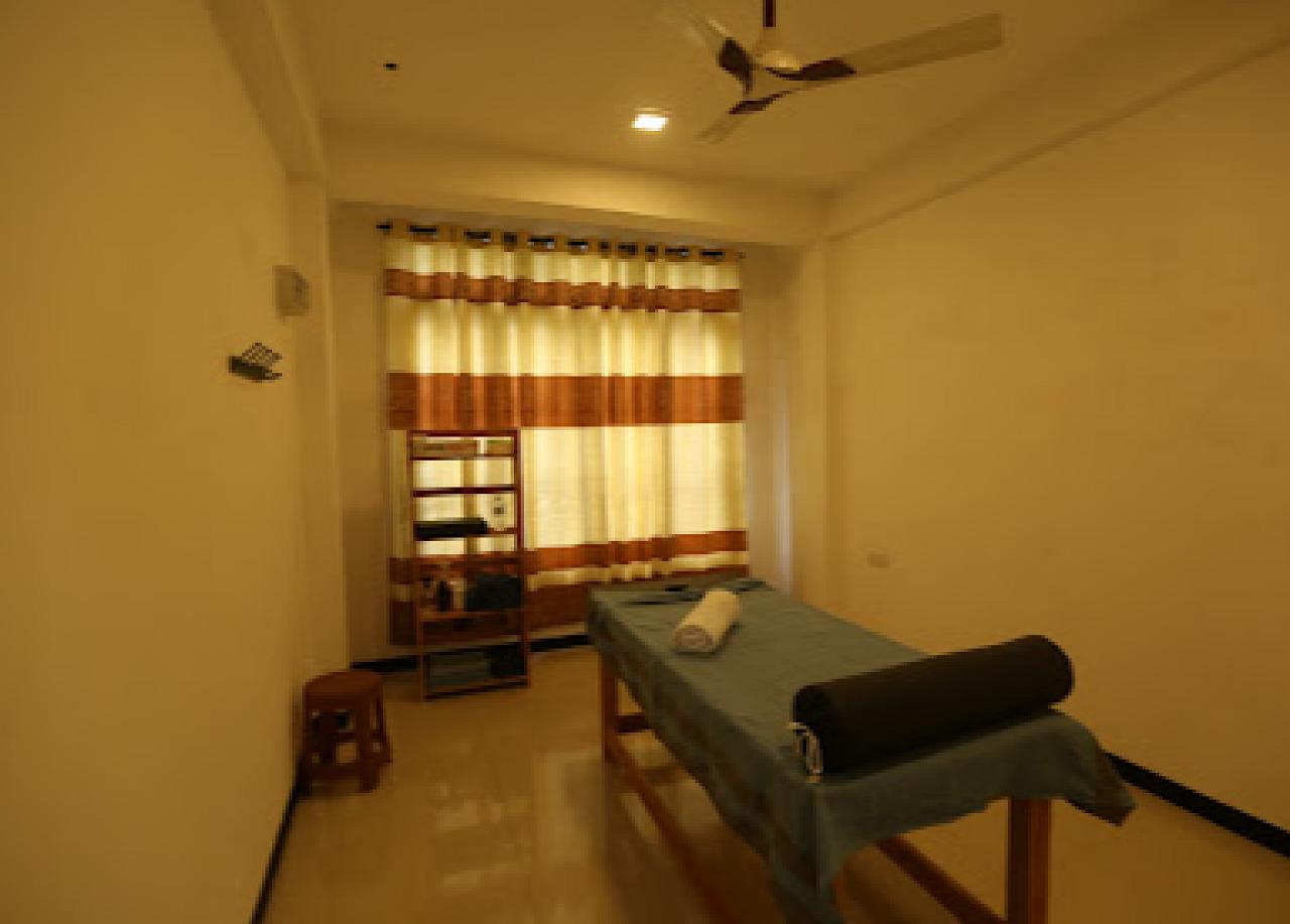 Ceylon Sports Therapy\Massage Professionals\ Sports physiotherapy consultation/Deep tissue and Sports Massage