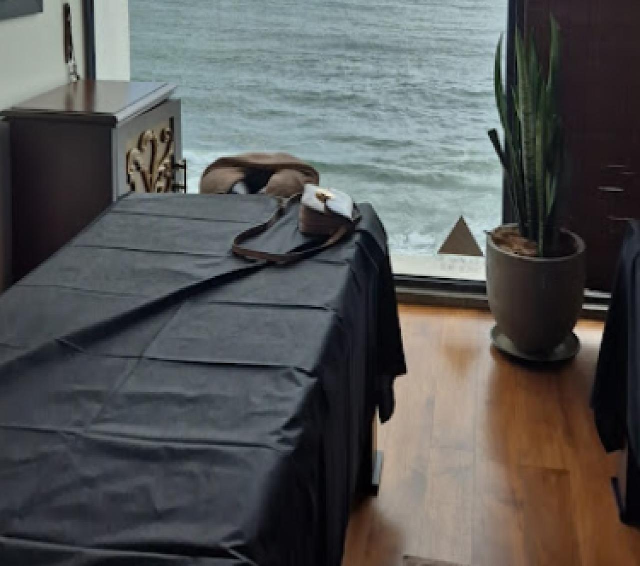 Lotus Lounge & Spa